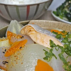 魚菜のうまみたっぷり！あったか三平汁